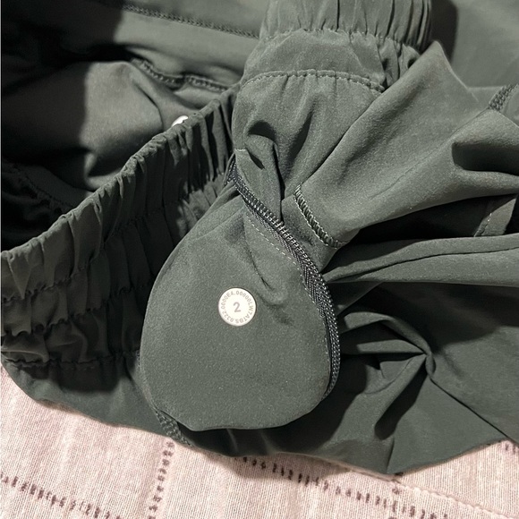 Lululemon track that shorts - Picture 5 of 5